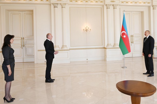İlham Əliyev yeni səfirlərin etimadnaməsini qəbul etdi - FOTOLAR (YENİLƏNİB-1)