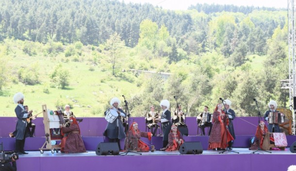 Şuşada 32 ildən sonra keçirilən “Xarıbülbül” festivalı FOTOLARDA