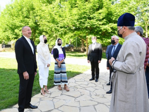 "Leyla xanım bir xahişimizlə bu kilsəni bizə hədiyyə etdi" (YENİLƏNİB-FOTOLAR)