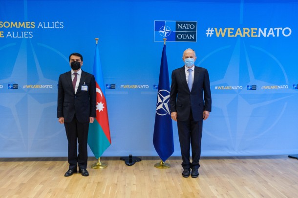 Hikmət Hacıyev NATO Baş katibinin müavini ilə görüşüb - YENİLƏNİB