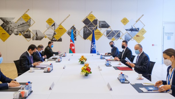 Hikmət Hacıyev NATO Baş katibinin müavini ilə görüşüb - YENİLƏNİB