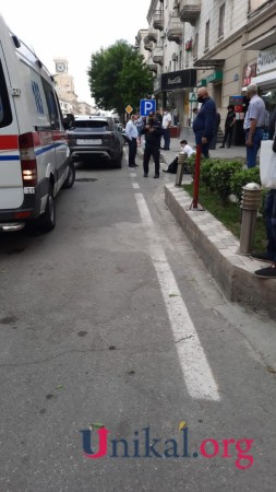 Bakıda küçdə  gedən kişinin ürəyi dayandı - FOTO