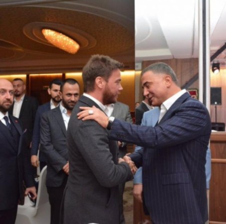 Türkiyəli məşhurlar bu mafya lideri ilə olan fotolarını sildilər