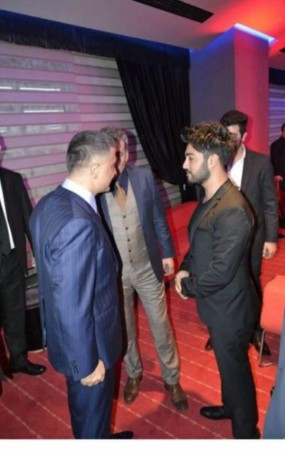 Türkiyəli məşhurlar bu mafya lideri ilə olan fotolarını sildilər