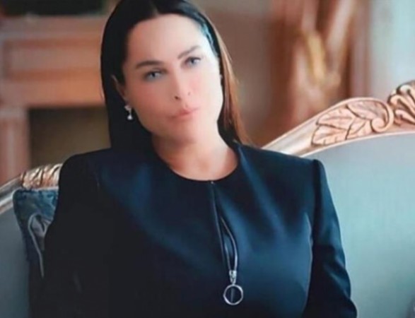 Həmkarı Hülya Avşarı belə təqlid etdi - FOTOLAR