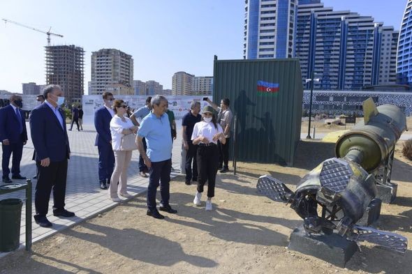 Türkiyənin Baş Prokuroru Fəxri Xiyabanda və Hərbi Qənimətlər Parkında olub - VİDEO (FOTO)