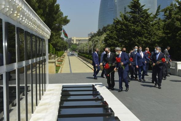 Türkiyənin Baş Prokuroru Fəxri Xiyabanda və Hərbi Qənimətlər Parkında olub - VİDEO (FOTO)