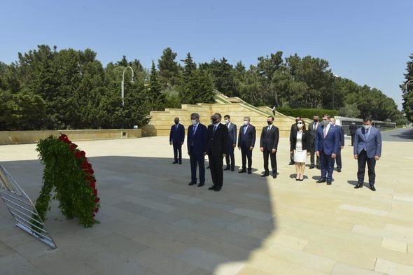 Türkiyənin Baş Prokuroru Fəxri Xiyabanda və Hərbi Qənimətlər Parkında olub - VİDEO (FOTO)