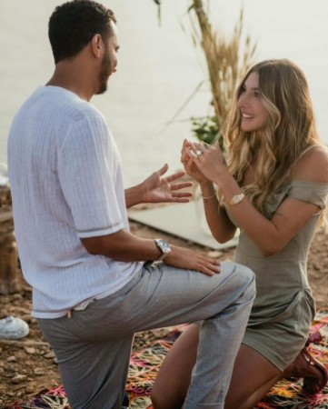 Sevgilisi Şeymaya belə evlilik təklifi etdi - FOTOLAR