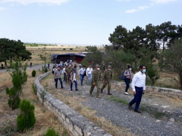 Xarici diplomatlar Şahbulaq qalasında olublar - FOTOLAR