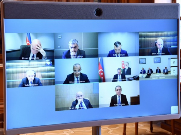 Əli Əsədov İqtisadi Şuranın iclasını keçirdi - FOTO