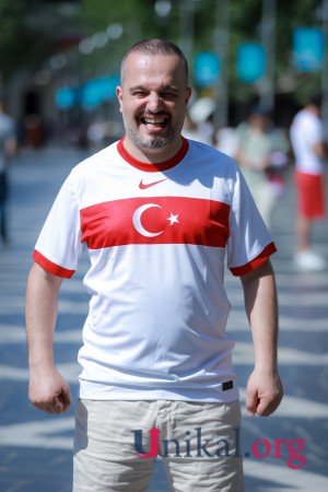 Türkiyə milli komandasının azarkeşləri Bakı küçələrinə axışdı - FOTOLAR
