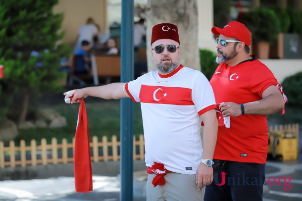 Türkiyə milli komandasının azarkeşləri Bakı küçələrinə axışdı - FOTOLAR