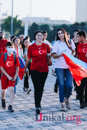 Türkiyə -Uels oyununun xanım azarkeşləri - FOTOLAR