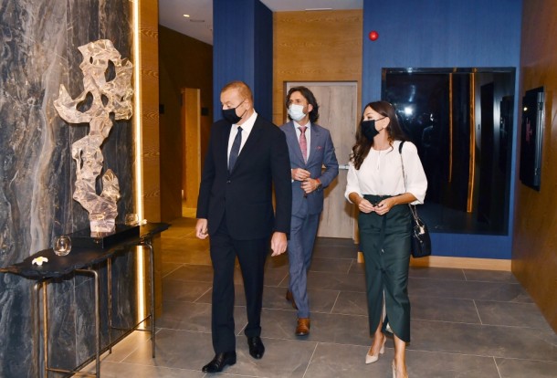 İlham Əliyev və xanımı Bakıda otel açılışında iştirak etdi - FOTOLAR (YENİLƏNİB)