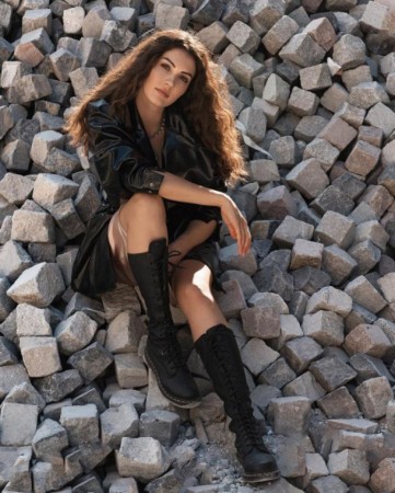 Məşhur aktrisa estetik iddialarına cavab verdi - FOTOLAR