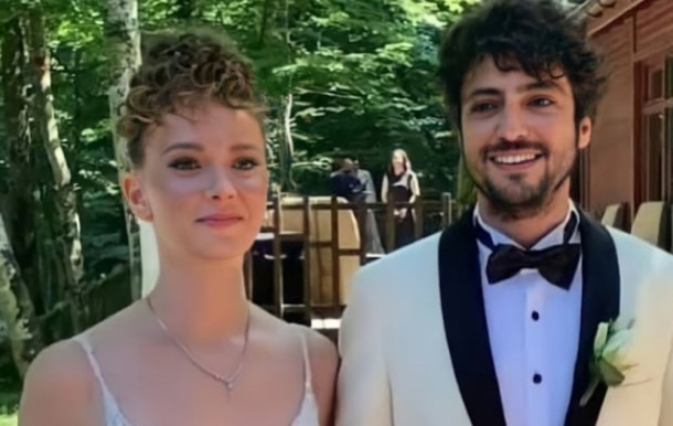 "Mucize doktor"un aktyoru evləndi - FOTO