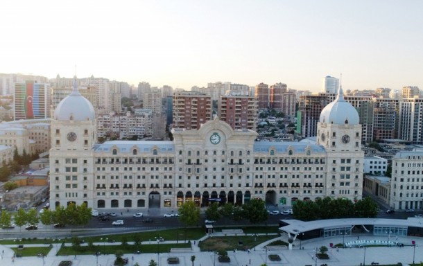İlham Əliyev və xanımı “Courtyard by Marriott Baku”nun açılışında - FOTOLAR