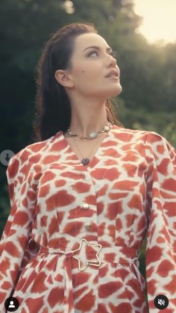 Məşhur aktrisa öz brendini  yaratdı - FOTOLAR