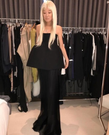 72 yaşlı qadının görüntüsü hər kəsi təəccübləndirdi - FOTOLAR