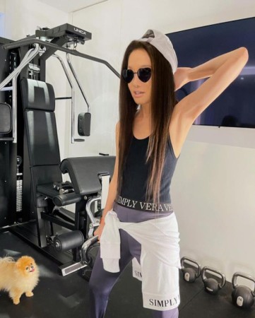 72 yaşlı qadının görüntüsü hər kəsi təəccübləndirdi - FOTOLAR