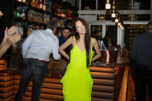 72 yaşlı qadının görüntüsü hər kəsi təəccübləndirdi - FOTOLAR