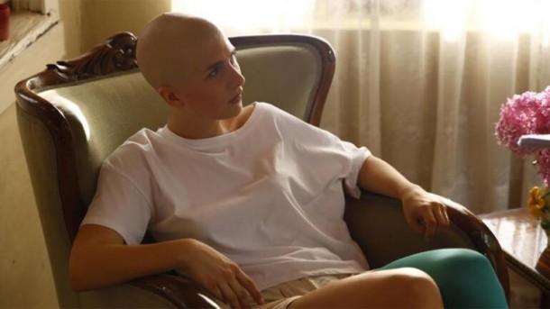 Neslican obrazı üçün başını keçəl qırxdı