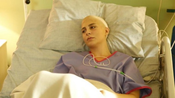 Neslican obrazı üçün başını keçəl qırxdı