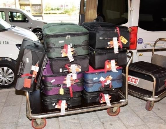 Bodruma 46 çamadanla getdi - FOTOLAR