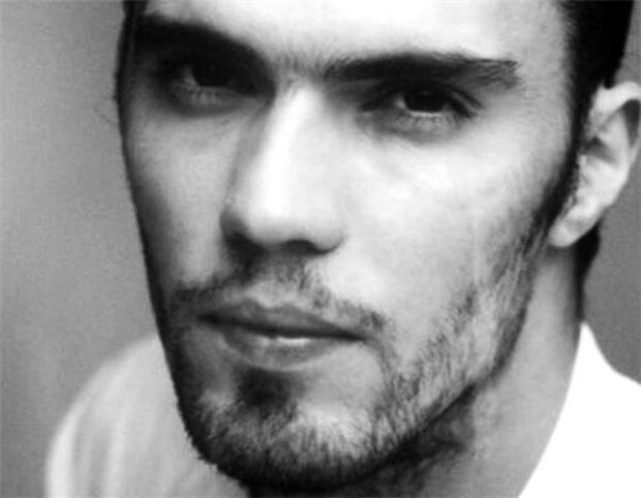 Rəfiqəsinin 20 yaşlı oğlu ilə eşq yaşadığını ilk dəfə  açıqladı  - FOTO