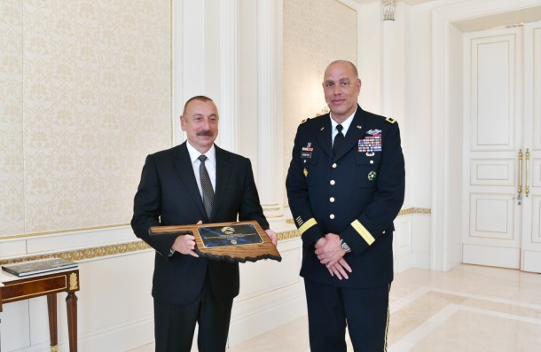 İlham Əliyev qubernatoru qəbul etdi - FOTO (YENİLƏNİB)