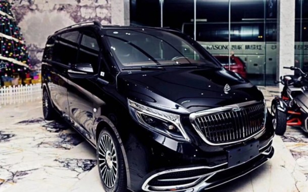 Aktyorun 128 milyon manatlıq maşını diqqət çəkdi - FOTO