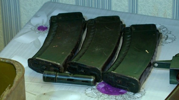 Həyətindən narkotik, evindən silah tapıldı - FOTOLAR