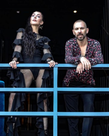 "Daha açıq geyinəcəyəm" - Müğənni tənqidlərə cavab verdi