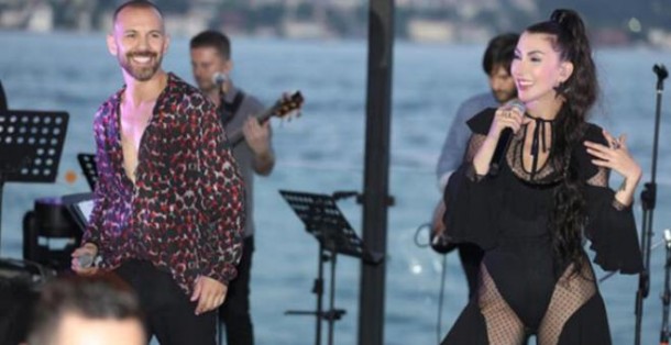 "Daha açıq geyinəcəyəm" - Müğənni tənqidlərə cavab verdi