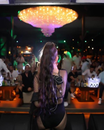 "Daha açıq geyinəcəyəm" - Müğənni tənqidlərə cavab verdi