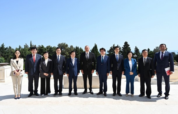 Prezident Park Byonq-Soqu qəbul etdi - FOTOLAR (YENİLƏNİB)