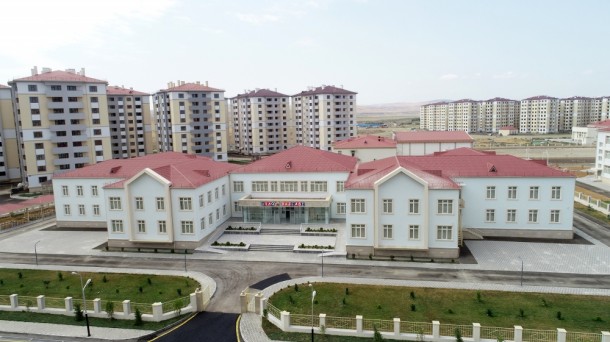 Prezident və xanımı şəhid ailələrinə mənzillər təqdim etdilər - FOTOLAR (YENİLƏNİB)