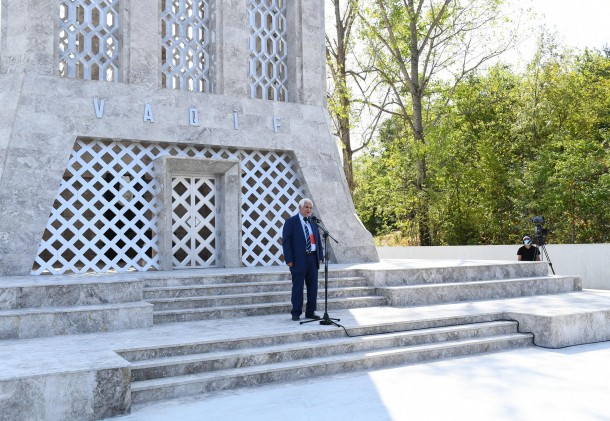 Prezident və xanımı Şuşada Vaqif Poeziya Günlərinin açılışında - YENİLƏNİB (FOTOLAR)