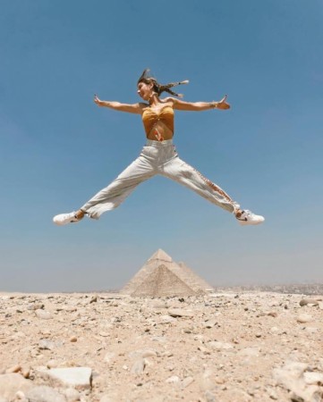 Misirdə tətildə olan məşhur model diqqət çəkdi (FOTOLAR)