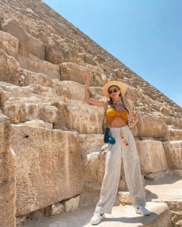 Misirdə tətildə olan məşhur model diqqət çəkdi (FOTOLAR)