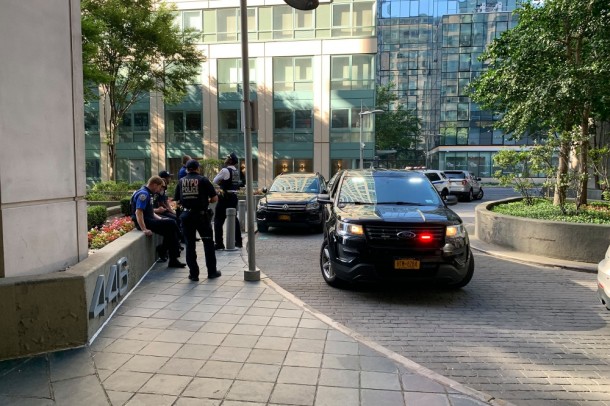 Aktyor evində ölü tapıldı - FOTO