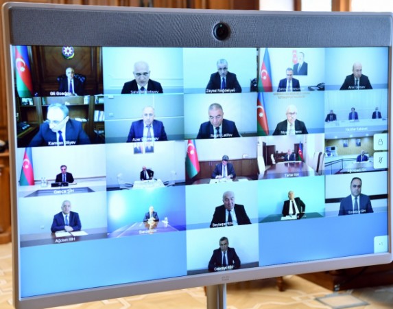 Əli Əsədov bu rayonların rəhbərlərini topladı