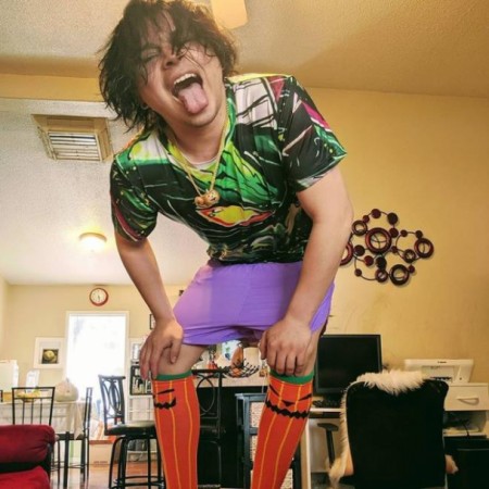 Reper başına qızıl zəncir taxdırdı - FOTOLAR