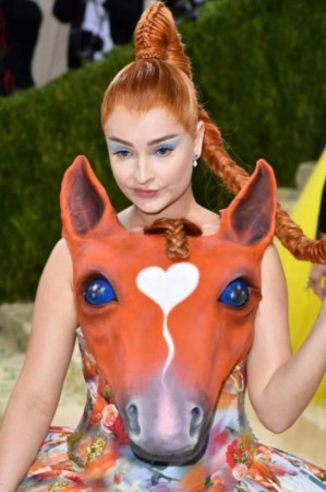 İlin ən qeyri-adi geyimli qala gecəsi - FOTOLAR