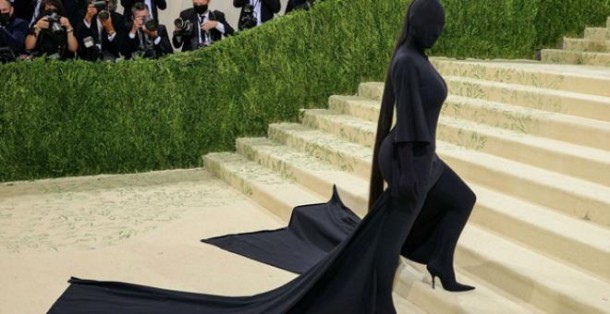 İlin ən qeyri-adi geyimli qala gecəsi - FOTOLAR