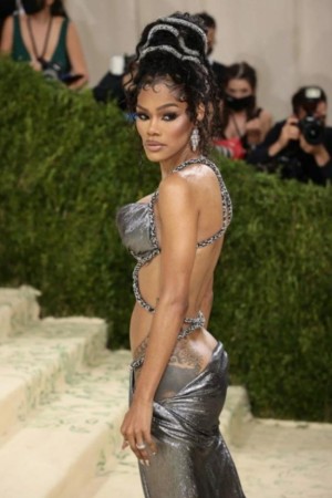 İlin ən qeyri-adi geyimli qala gecəsi - FOTOLAR