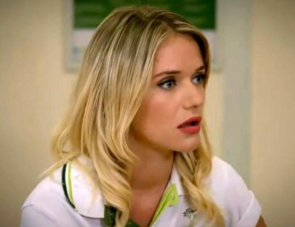 Aktrisa gözəlliyi ilə diqqət çəkdi - FOTOLAR