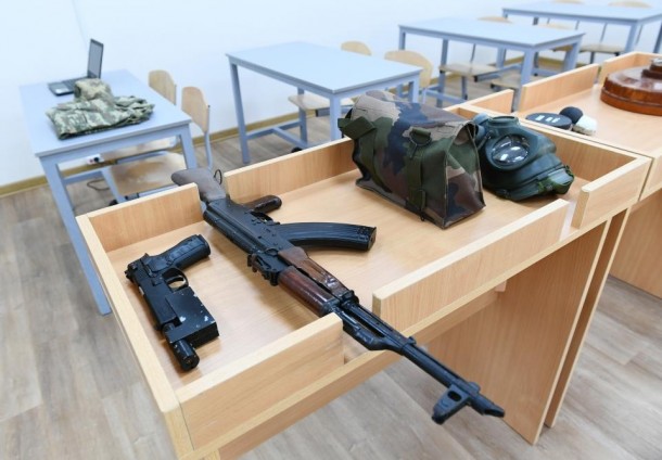 Mehriban Əliyeva yeni inşa edilən məktəbdə yaradılan şəraitlə tanış oldu - FOTOLAR