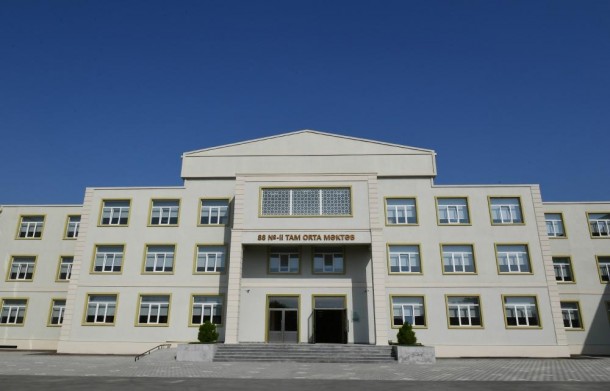 Mehriban Əliyeva yeni inşa edilən məktəbdə yaradılan şəraitlə tanış oldu - FOTOLAR